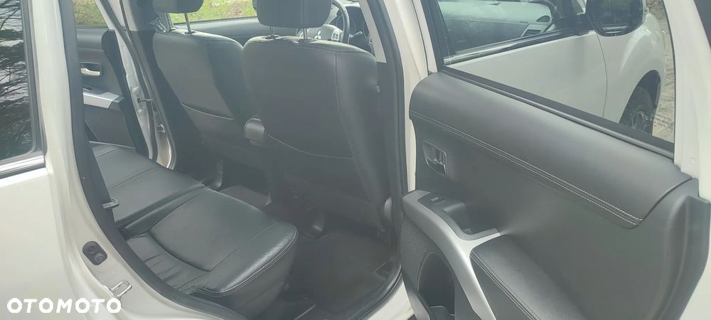 Mitsubishi Outlander 2.2 DI-D 4WD TC-SST Invite - 13