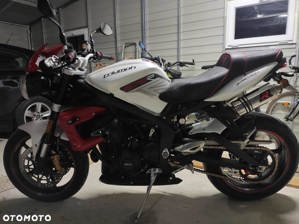Triumph Street Triple - 1