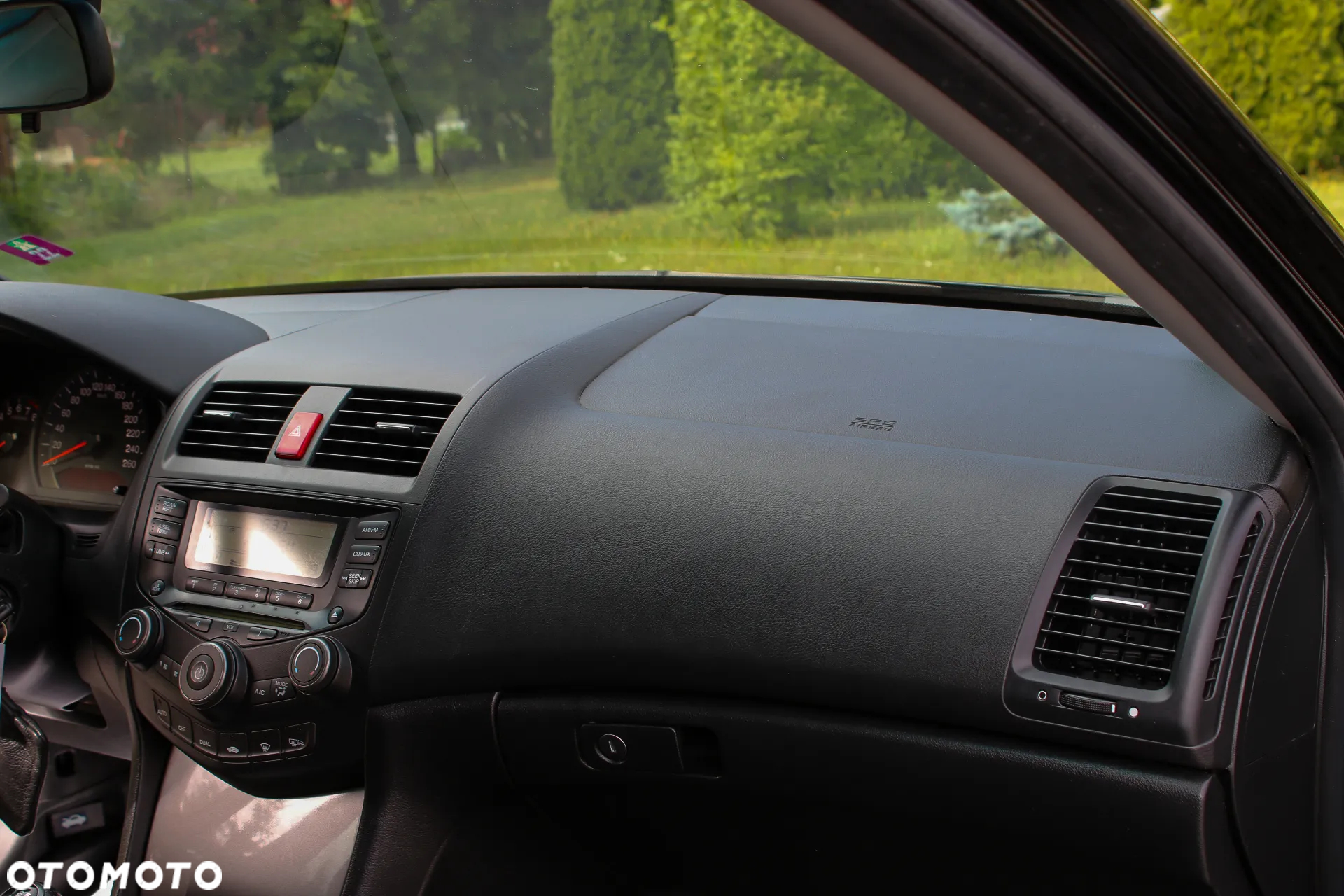 Honda Accord 2.0 Executive - 21