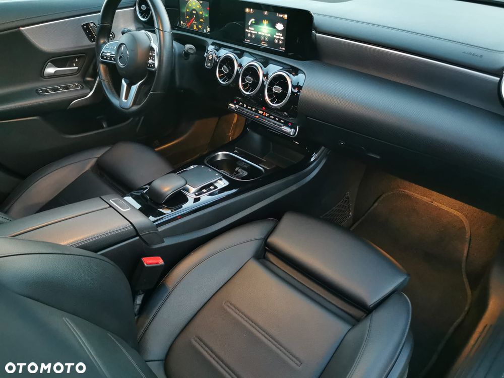 Mercedes-Benz CLA - 25