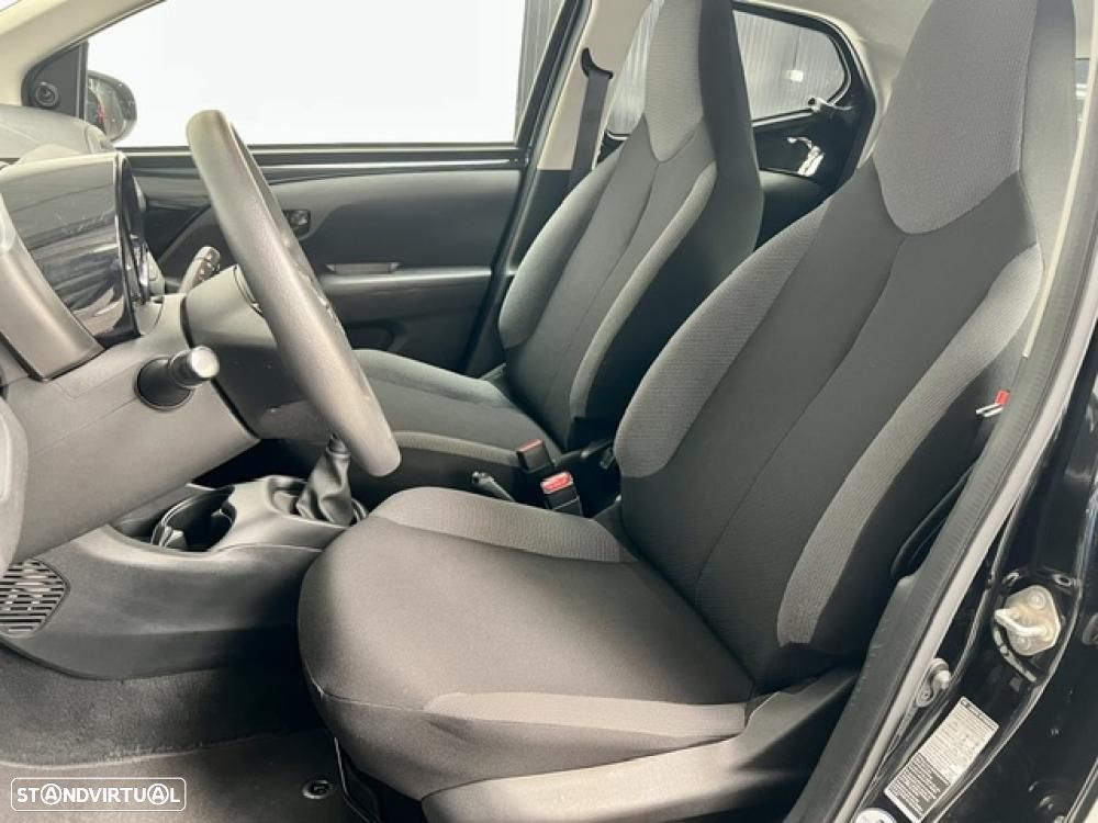 Toyota Aygo x-business - 19