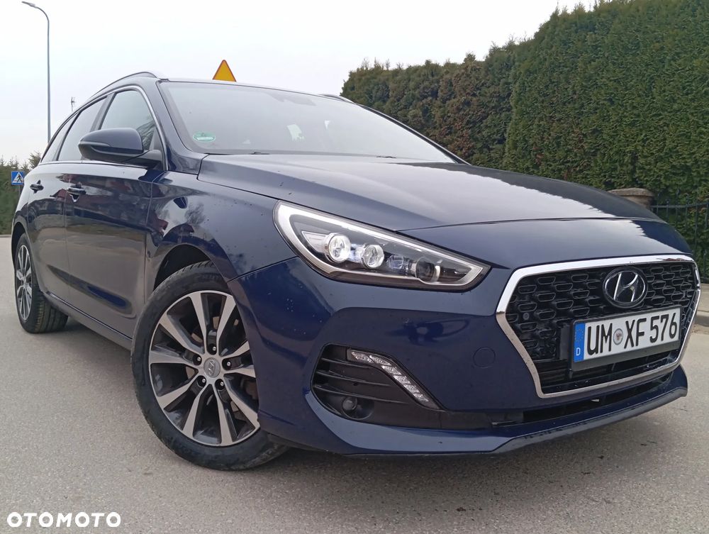 Hyundai i30 blue 1.6 CRDi Premium - 19