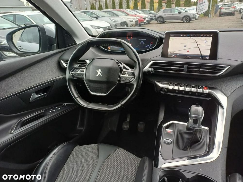 Peugeot 5008 1.2 PureTech Allure S&S - 26