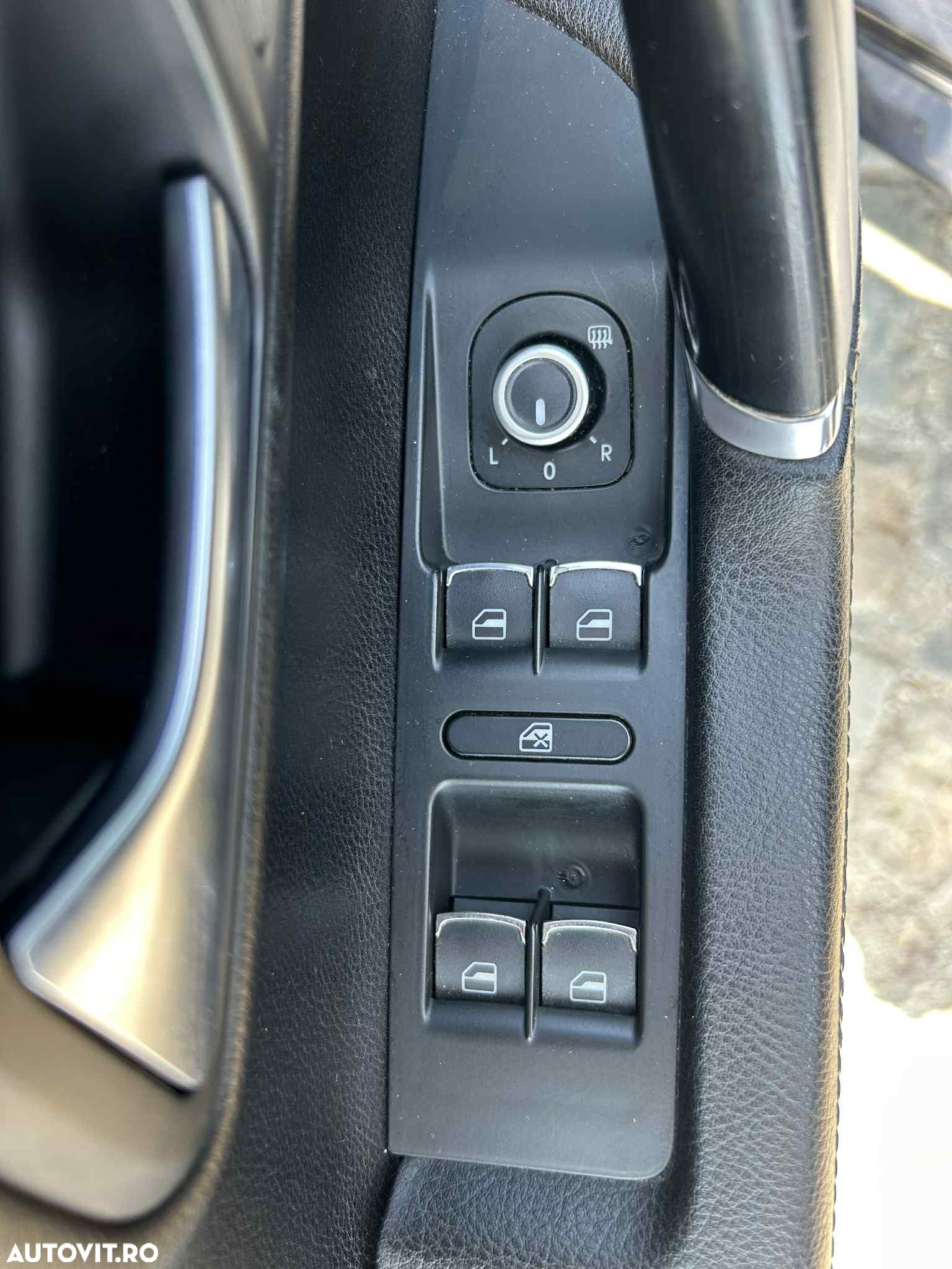 Volkswagen Passat 2.0TDI Sportline DPF DSG - 2