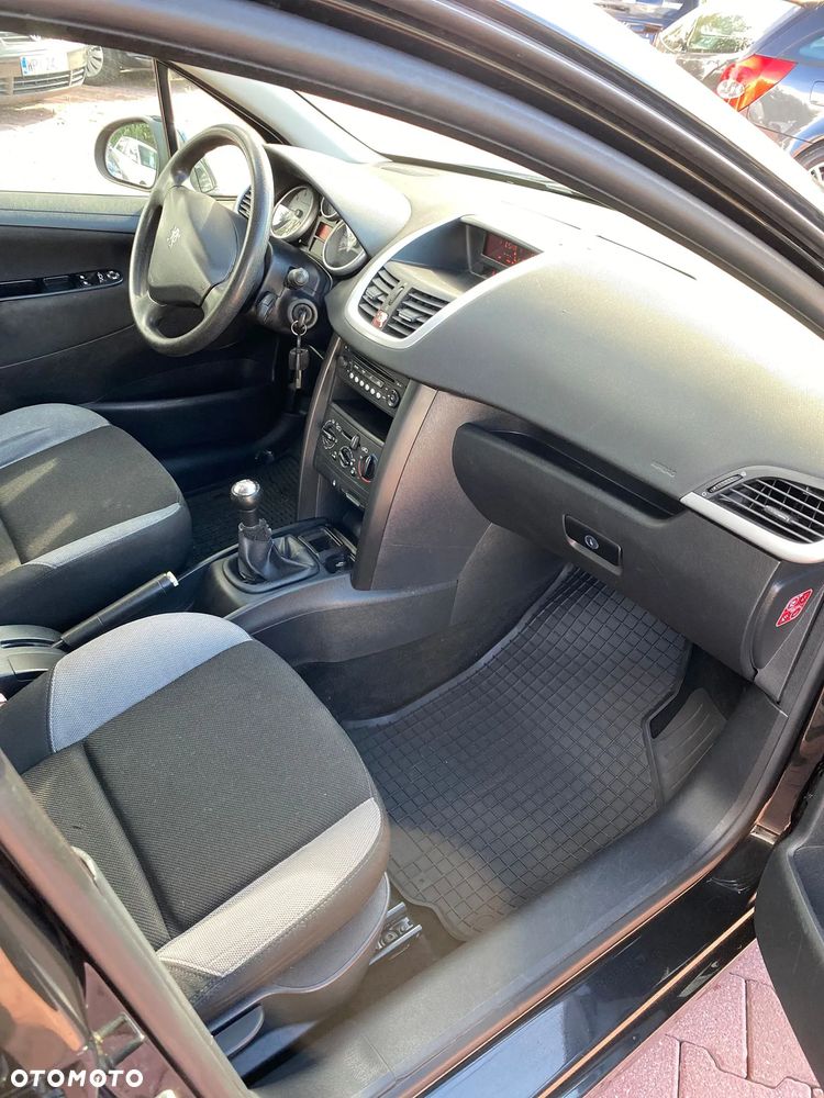 Peugeot 207 1.4 Trendy - 12