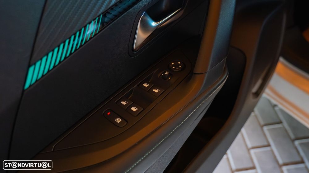 Peugeot 2008 1.2 PureTech Allure Pack EAT8 - 12