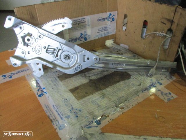Elevador Sem Motor 8200188551 RENAULT KANGOO 2007 1.5DCI 70CV 4P CINZA FD - 1