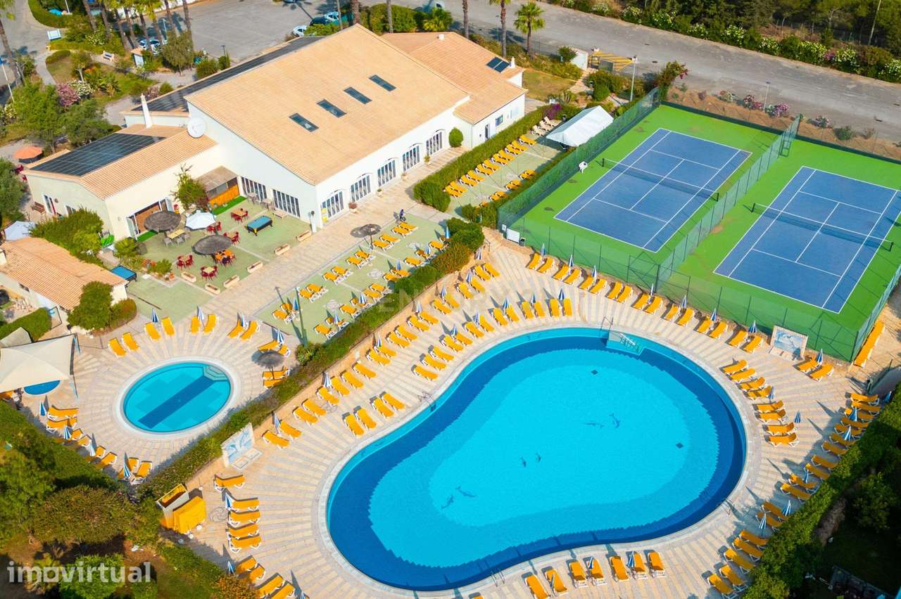 Espaçoso Apartamento T3 no Último Piso com Vista para as Piscinas no O - Grande imagem: 2/29