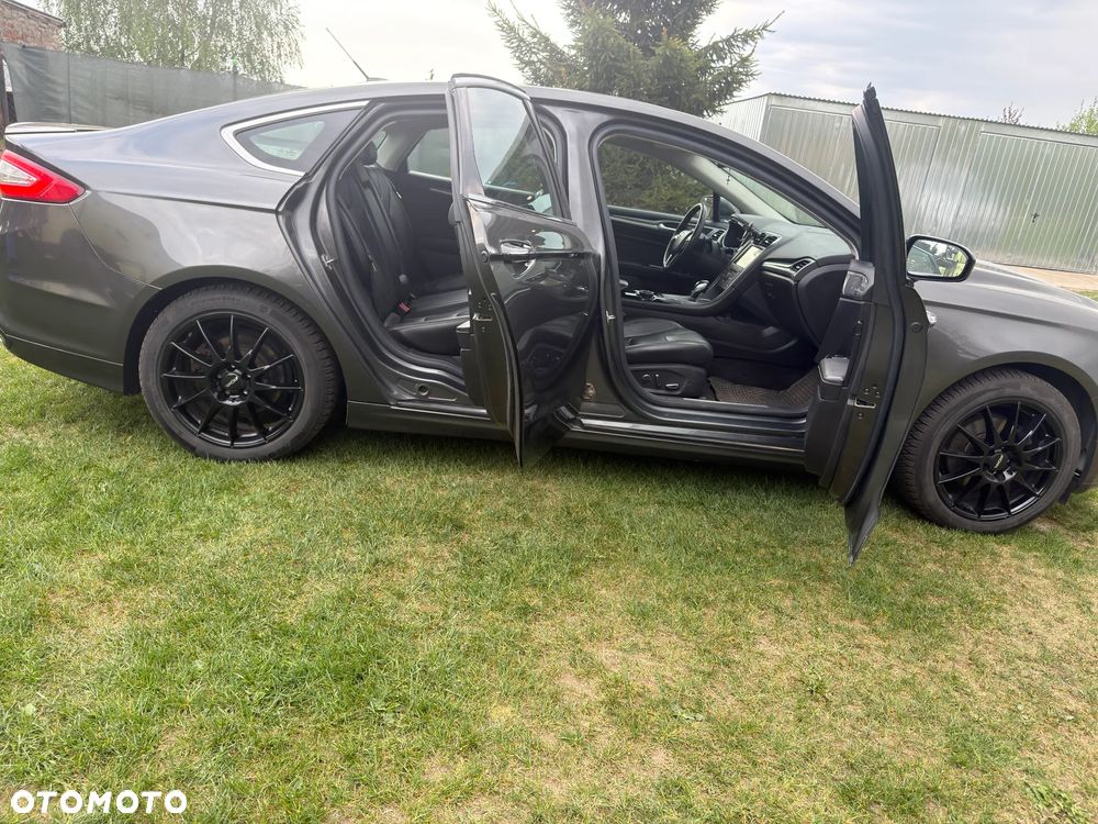 Ford Fusion 2.0 EcoBoost Titanium - 11