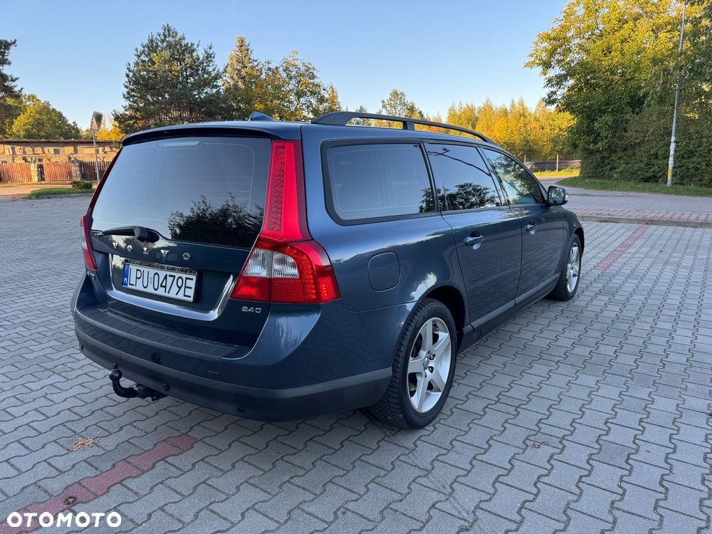 Volvo V70 2.4D Momentum - 3