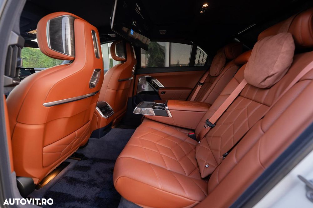 BMW M7 M760e xDrive AT PHEV - 16