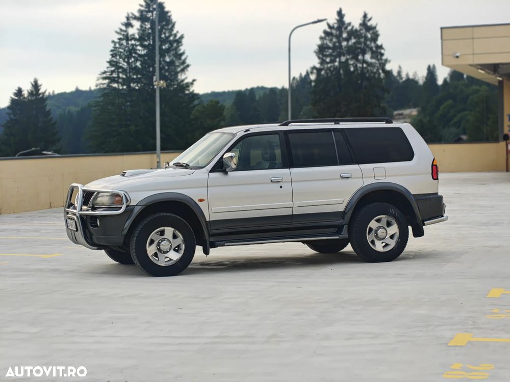 Mitsubishi Pajero Sport 2.5 TD GLS - 2