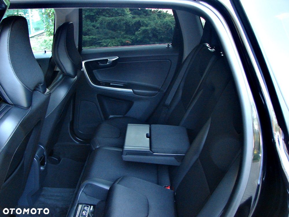 Volvo XC 60 D4 Geartronic Momentum Pro - 6
