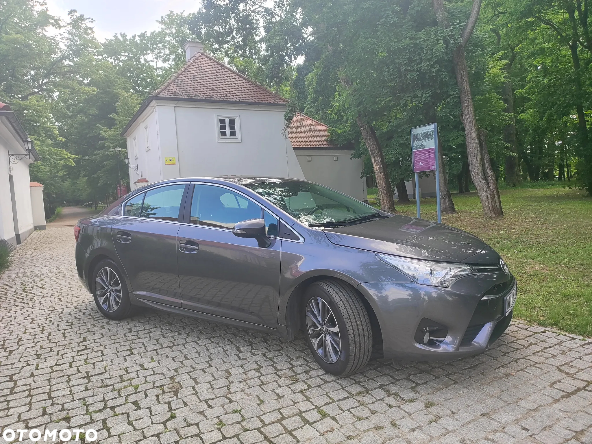Toyota Avensis - 16