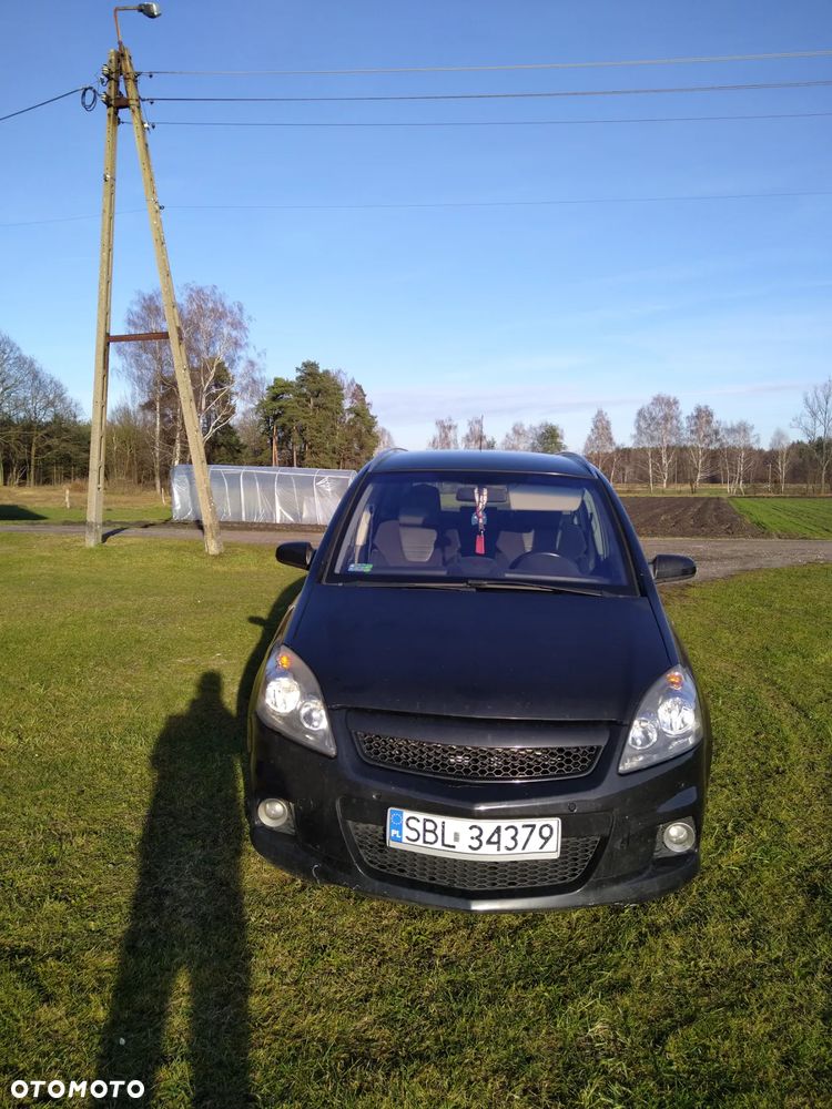 Opel Zafira OPC - 1