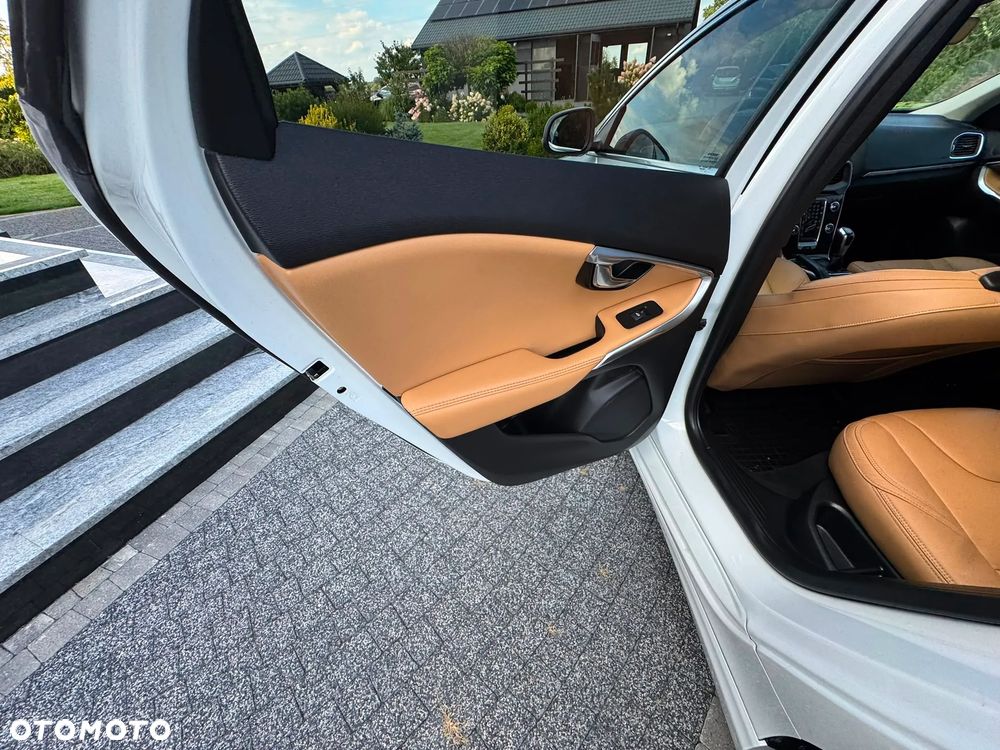 Volvo V40 D3 Drive-E Inscription - 22