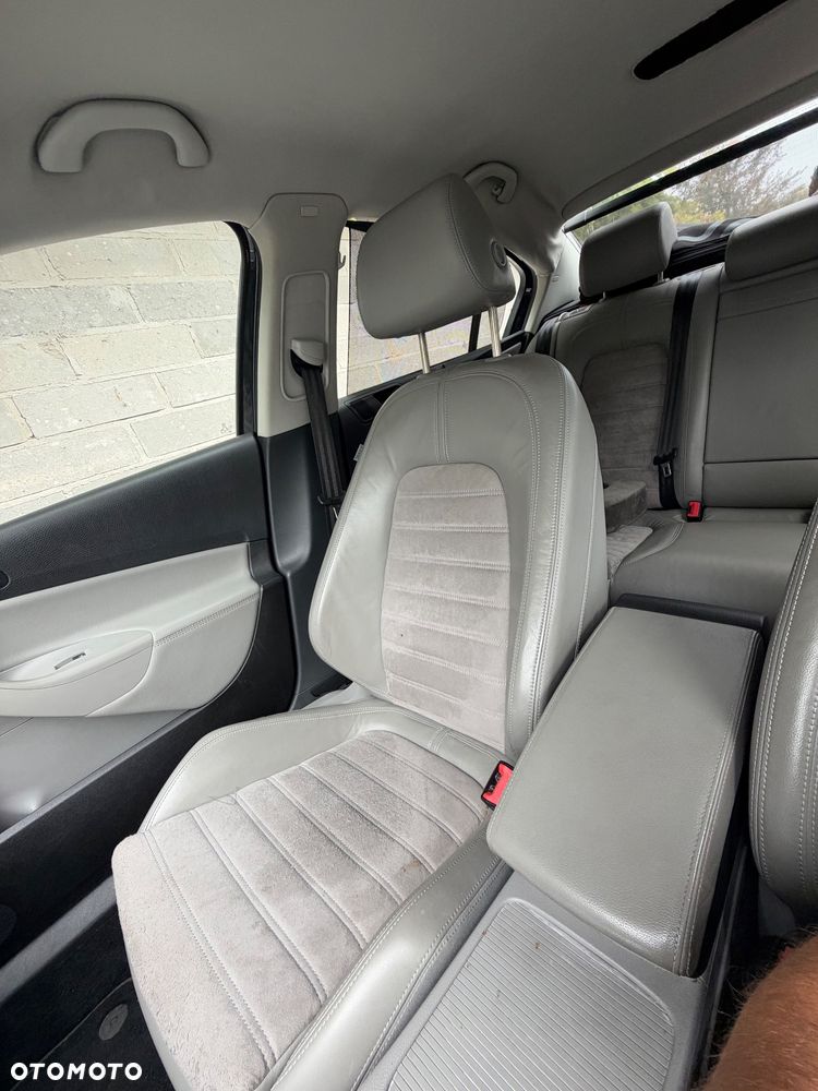 Volkswagen Passat - 14
