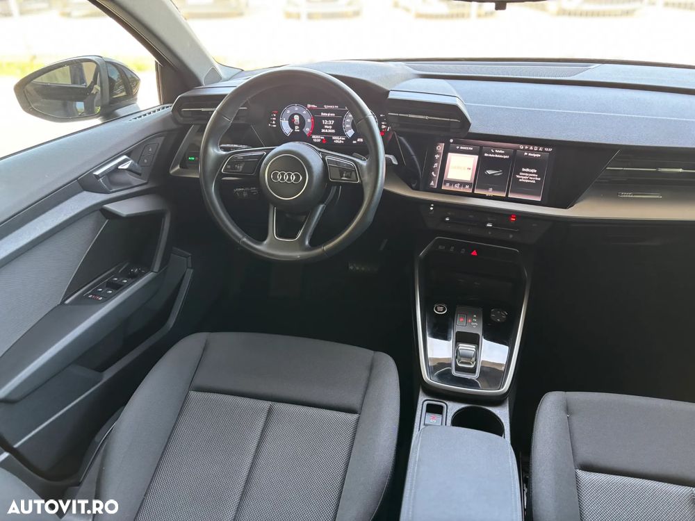 Audi A3 Sportback 2.0 30 TDI S tronic Basic - 29