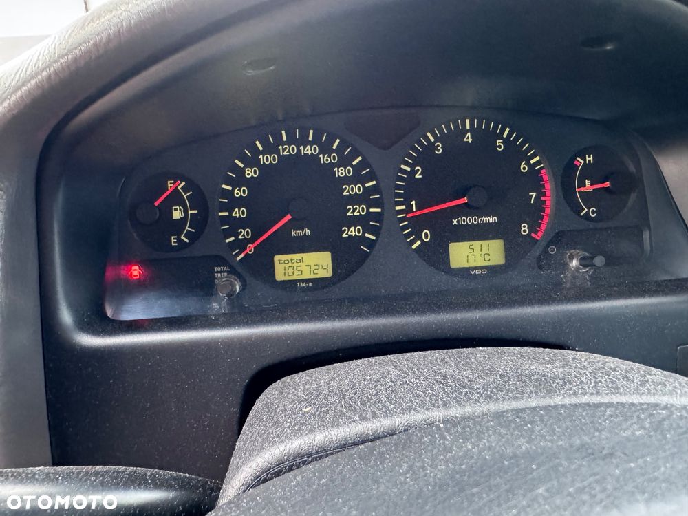 Toyota Avensis - 31
