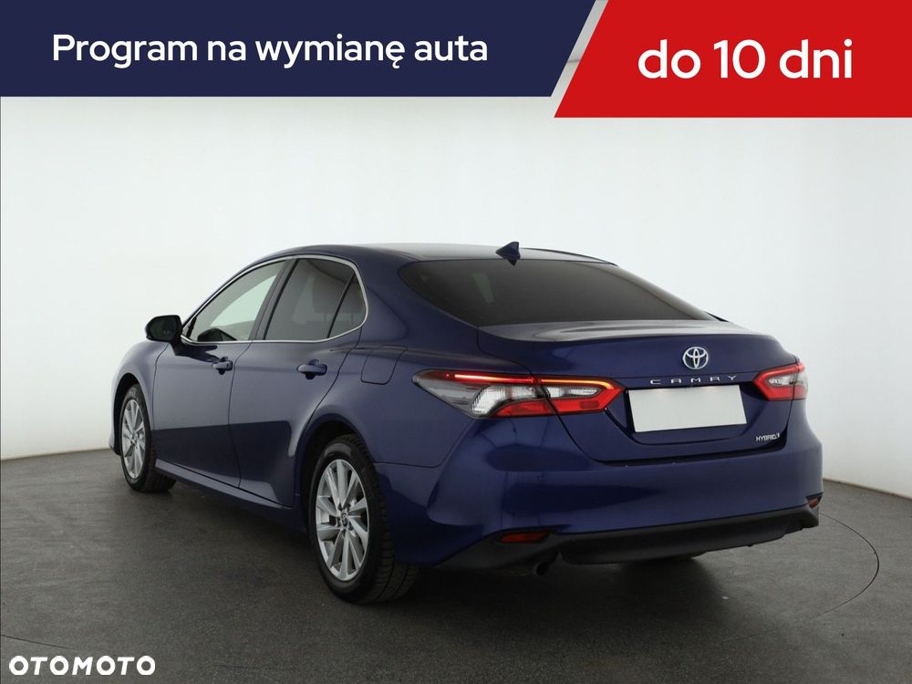 Toyota Camry - 6