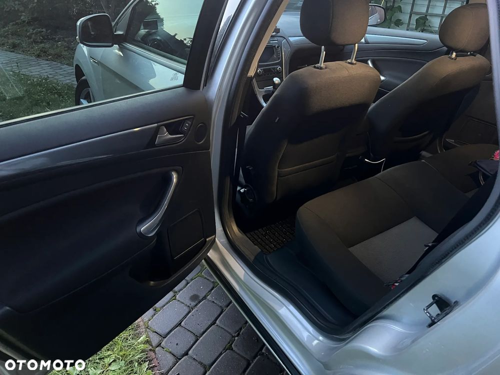 Ford Mondeo 1.6 Titanium - 10