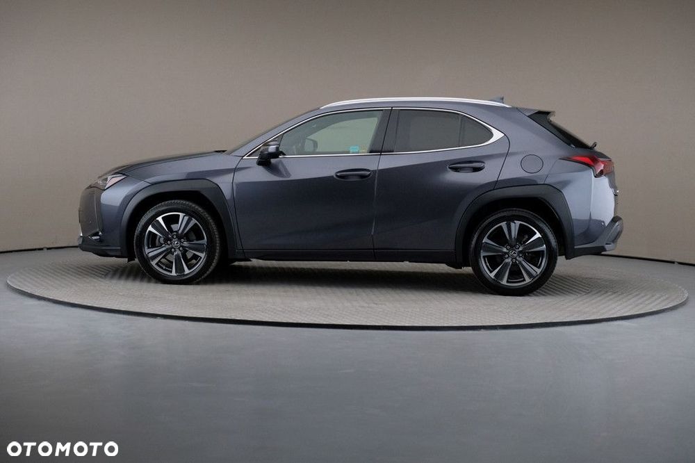 Lexus UX - 4