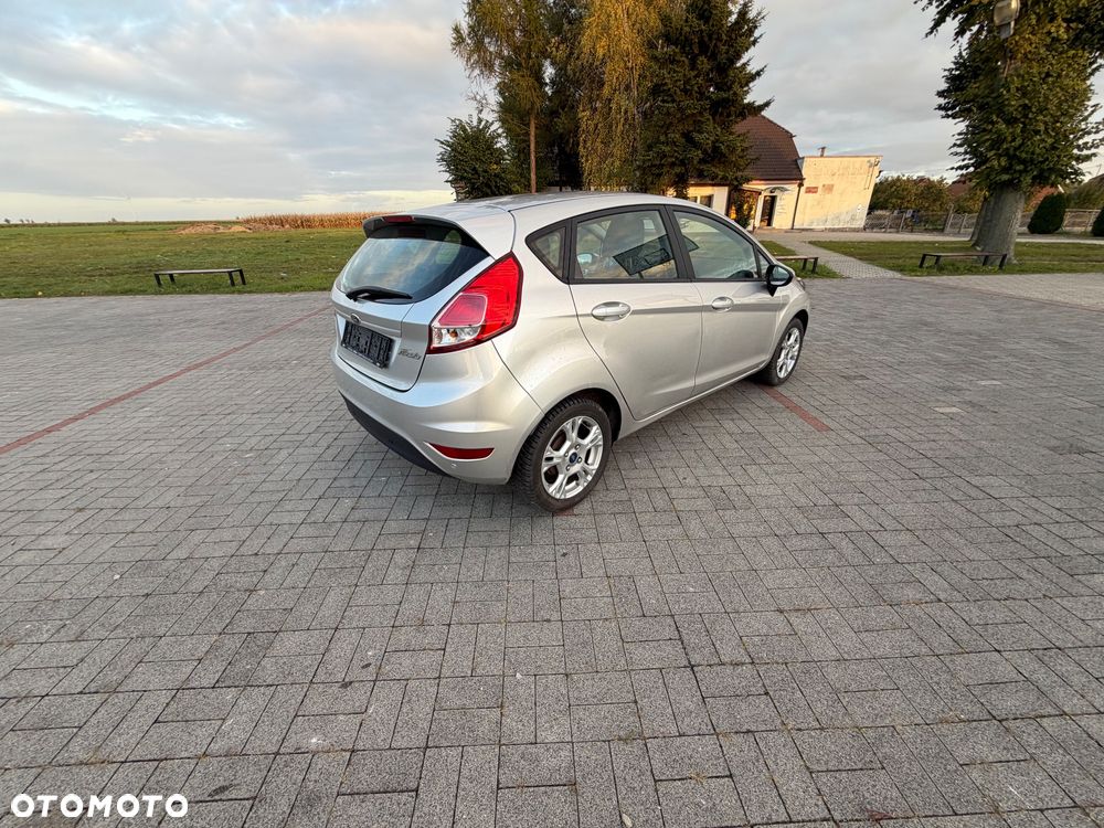 Ford Fiesta 2014 photo 2