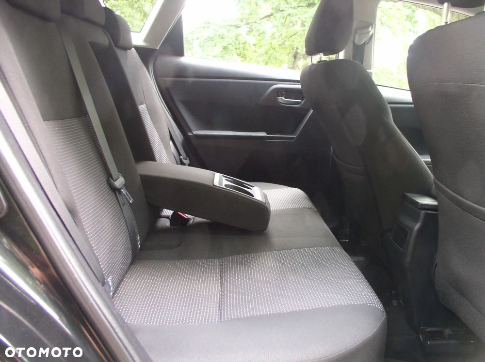 Toyota Auris 1.6 Valvematic Executive - 17
