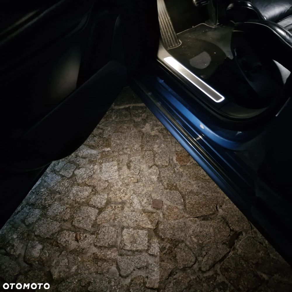 Volvo XC 90 D5 AWD R-Design 7os - 30
