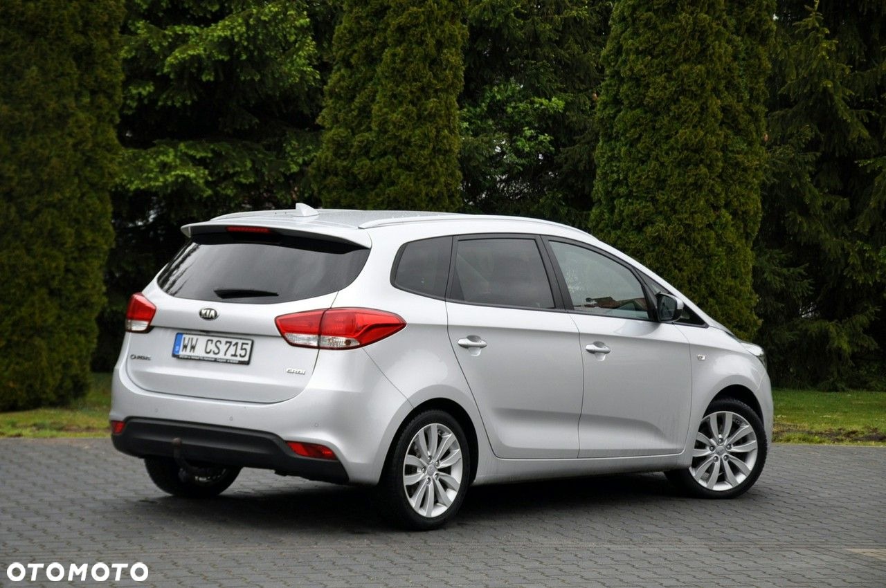 Kia Carens - 5