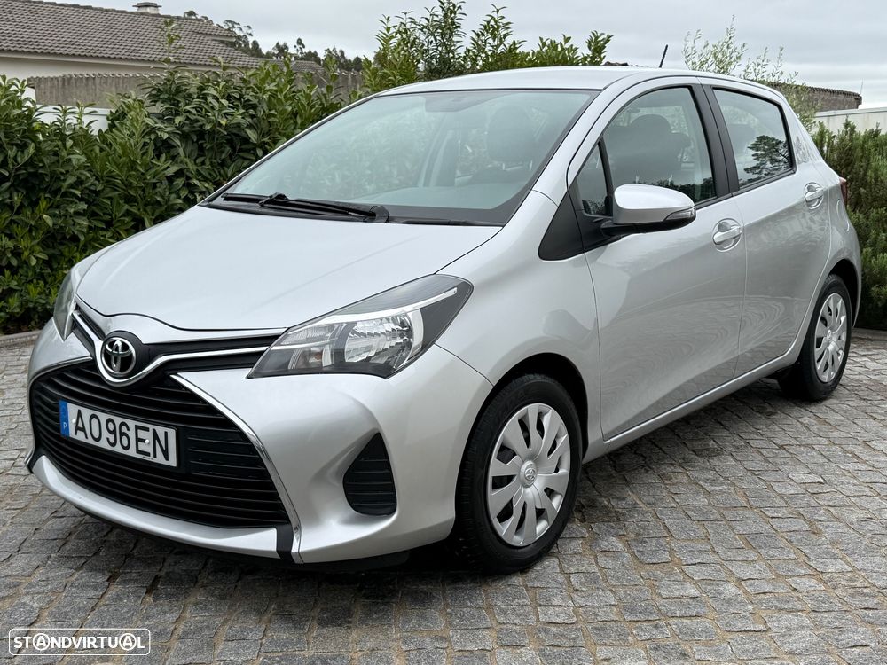 Toyota Yaris 1.0 VVT-i Comfort c/ Design-Pack - 6