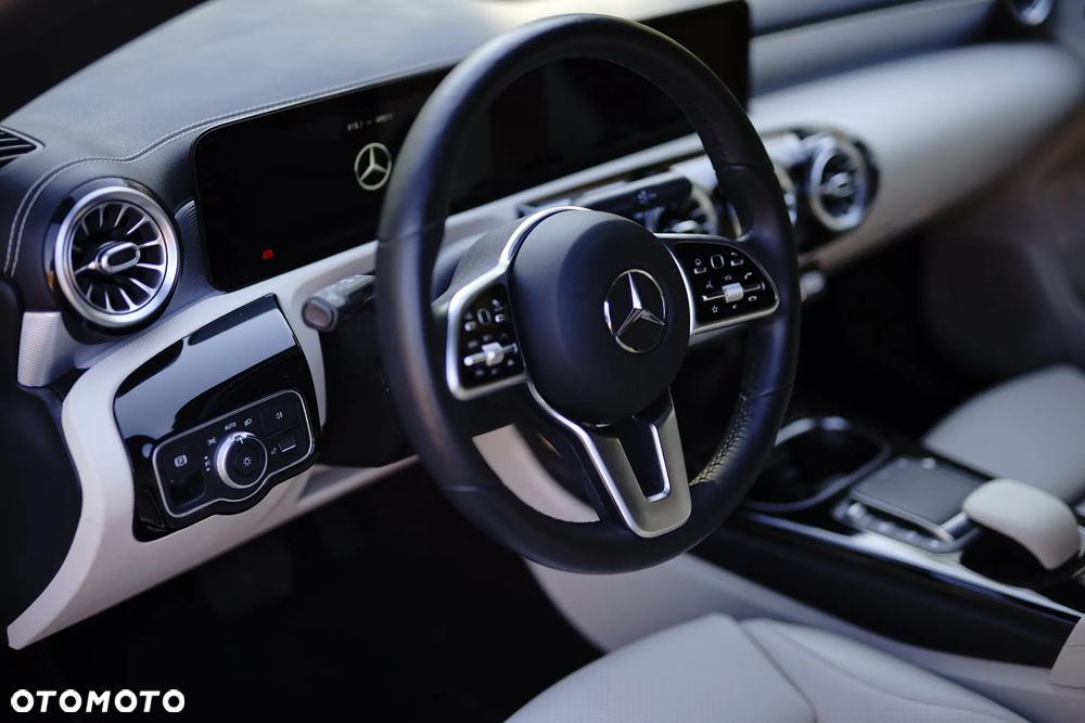 Mercedes-Benz CLA 250 4Matic 7G-DCT AMG Line - 12