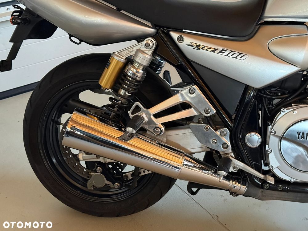 Yamaha XJR - 18