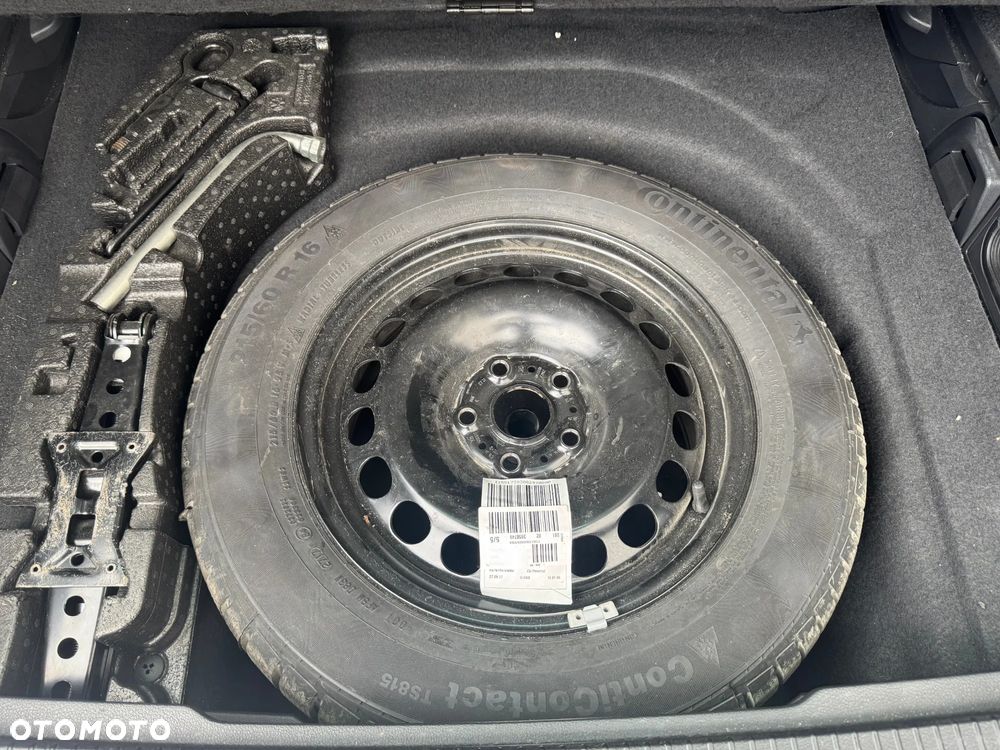 Volkswagen Passat - 26