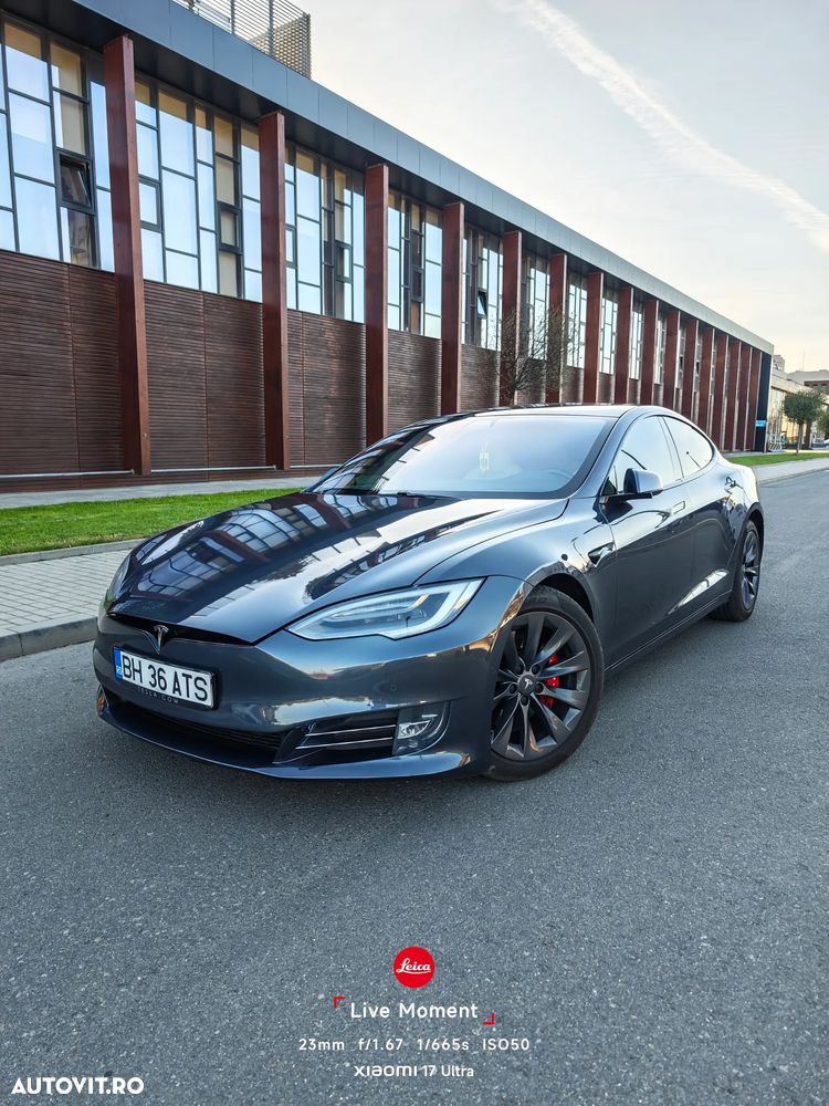 Tesla Model S - 1
