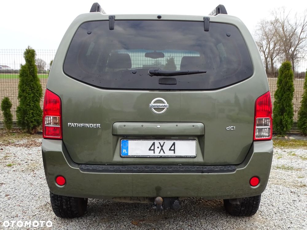 Nissan Pathfinder 2.5 DCi Elegance + - 33