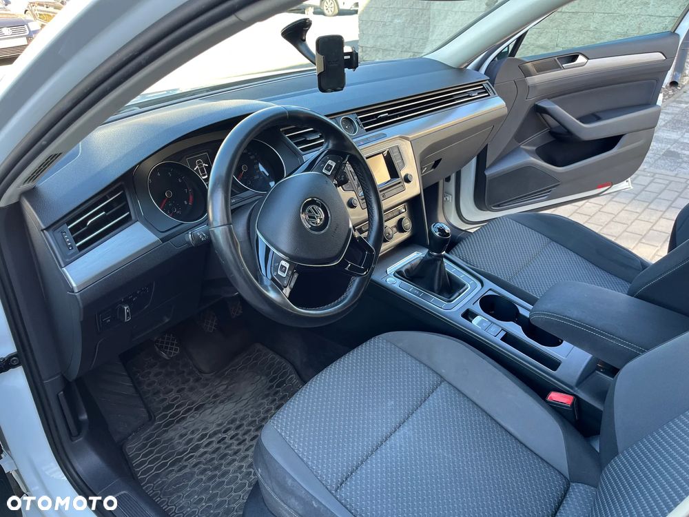 Volkswagen Passat 1.4 TSI BMT Trendline - 10