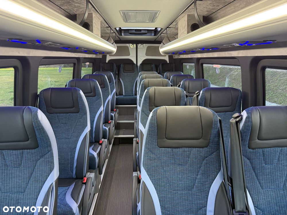 Mercedes-Benz Sprinter 519 - 18