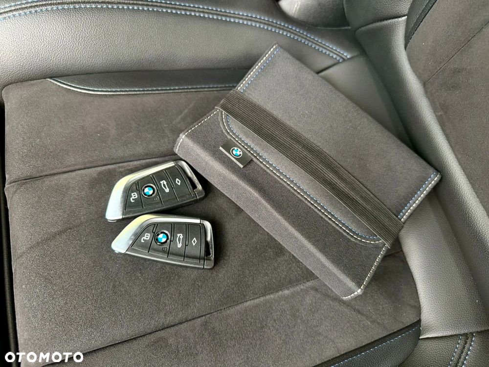 BMW Seria 3 320d xDrive mHEV M Sport - 12
