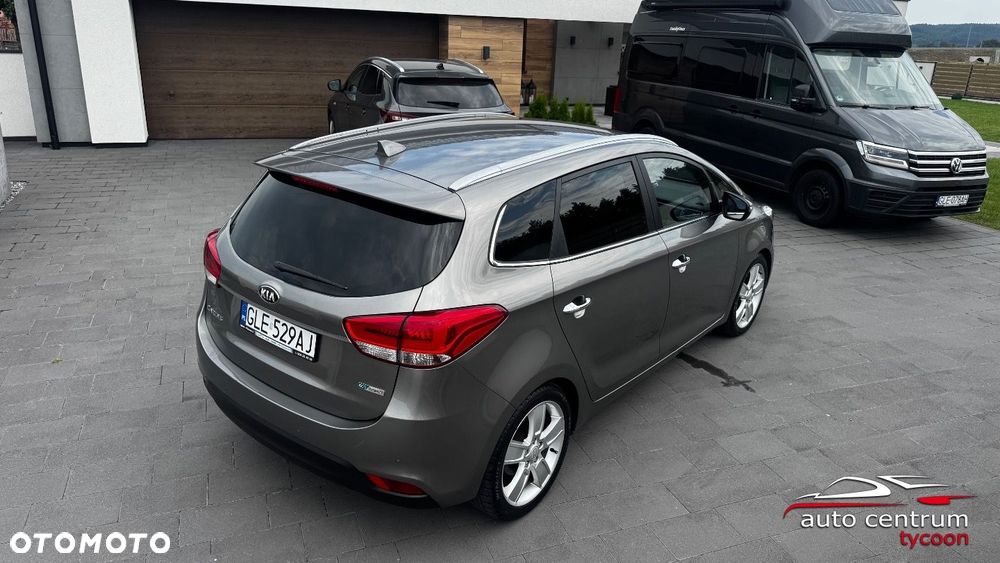 Kia Carens - 9