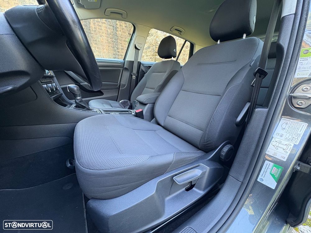 VW Golf 1.6 TDI Confortline DSG - 10