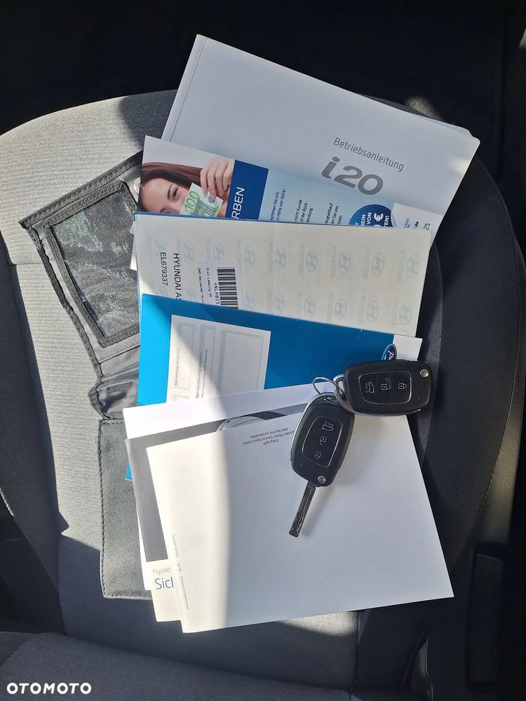 Hyundai i20 blue 1.2 Classic - 13