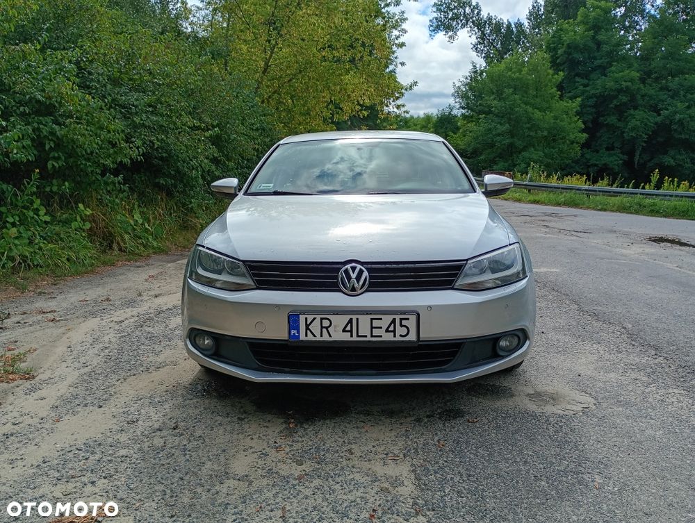 Volkswagen Jetta - 1
