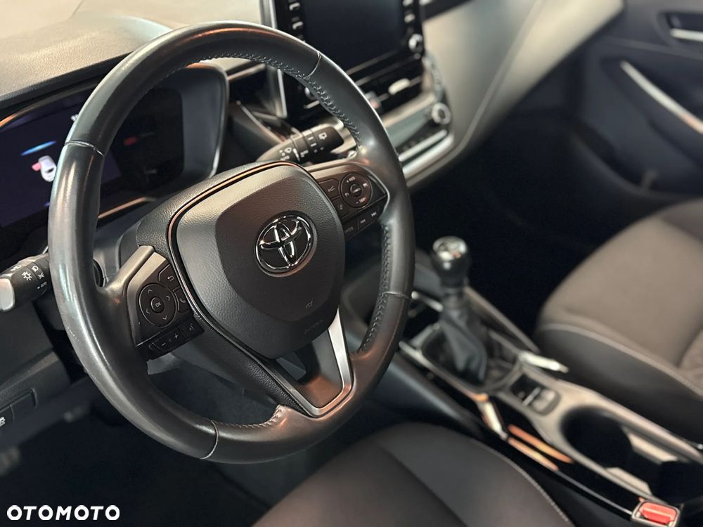 Toyota Corolla - 22