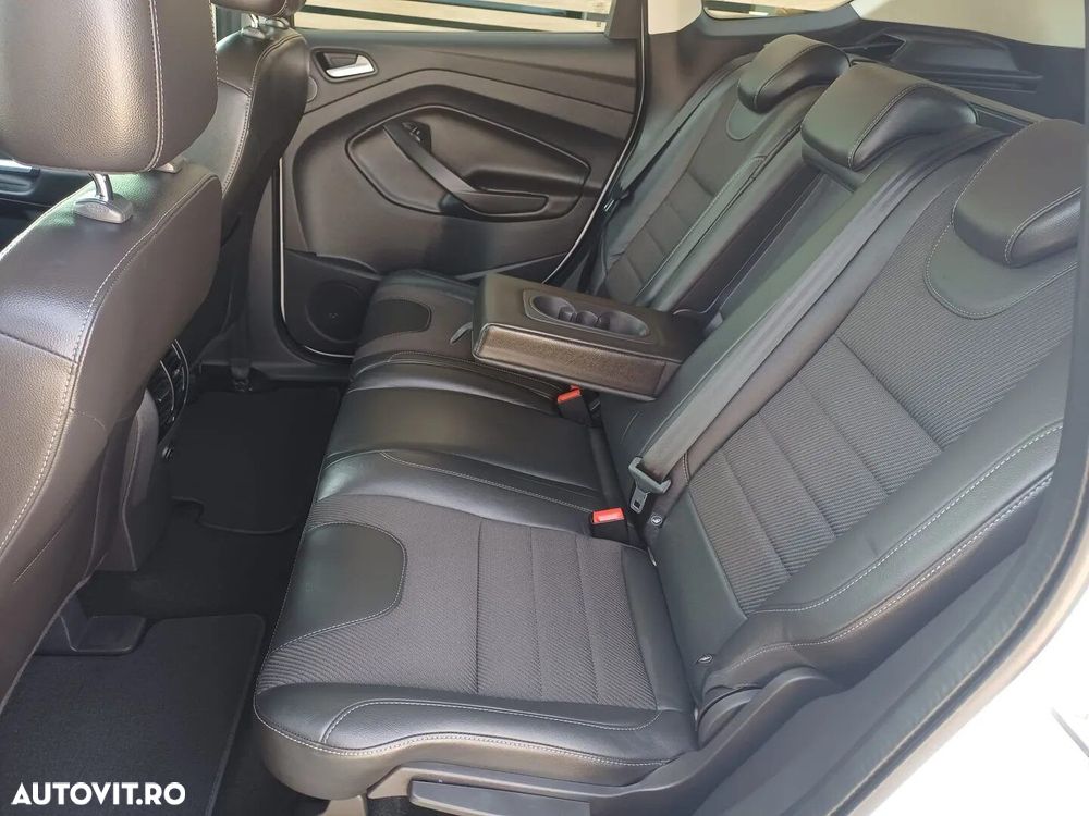 Ford Kuga - 10