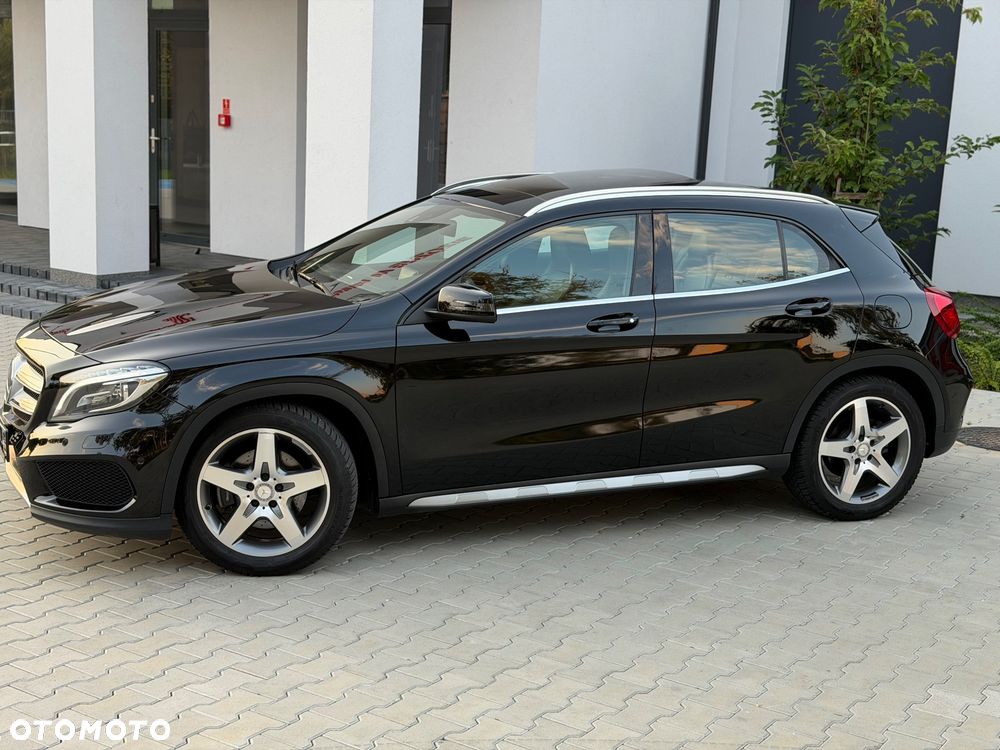 Mercedes-Benz GLA 250 4Matic 7G-DCT AMG Line - 3