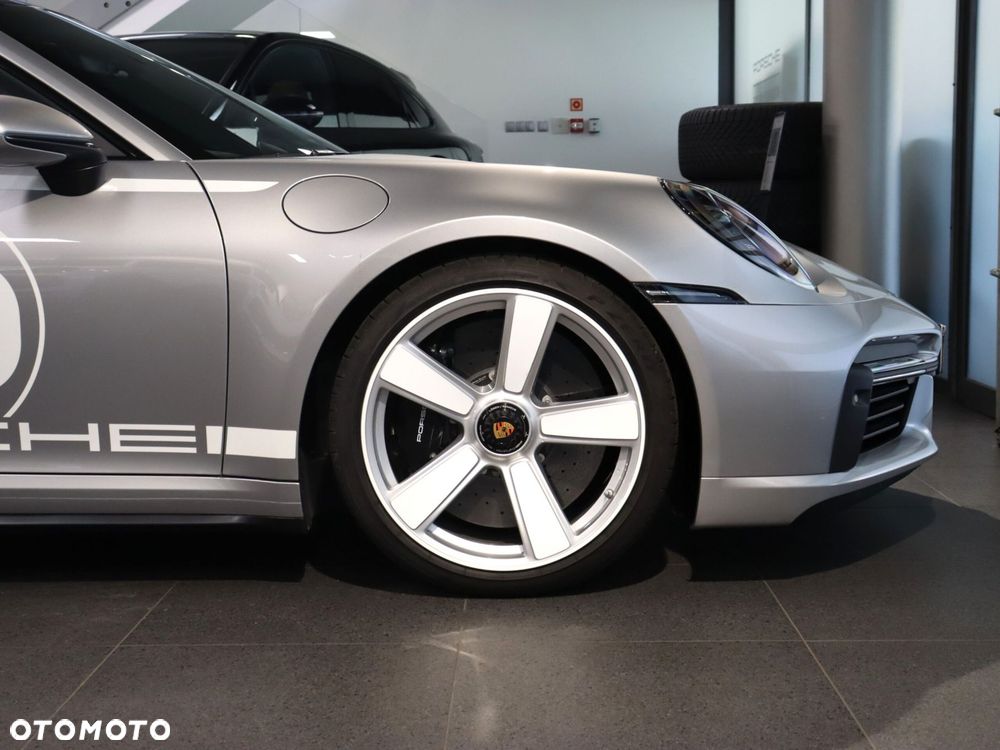 Porsche 911 Turbo 50 Years - 14