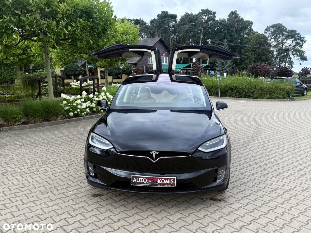 Tesla Model X - 2