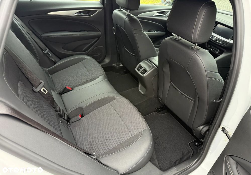 Opel Insignia 2.0 CDTI Business Elegance S&S - 32