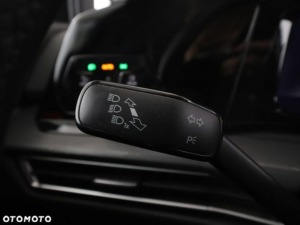 Volkswagen Golf - 37